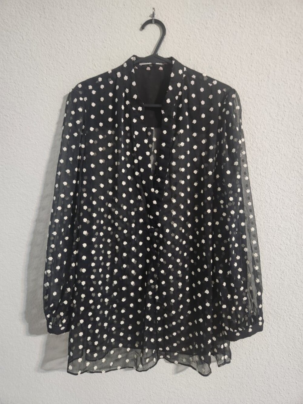 Alice & Olivia Women’s Sheer Blouse Black with white daisies size small